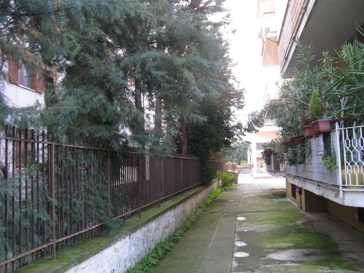 Отель Le Stanze Di Ginevra - Via Tescione Казерта Экстерьер фото